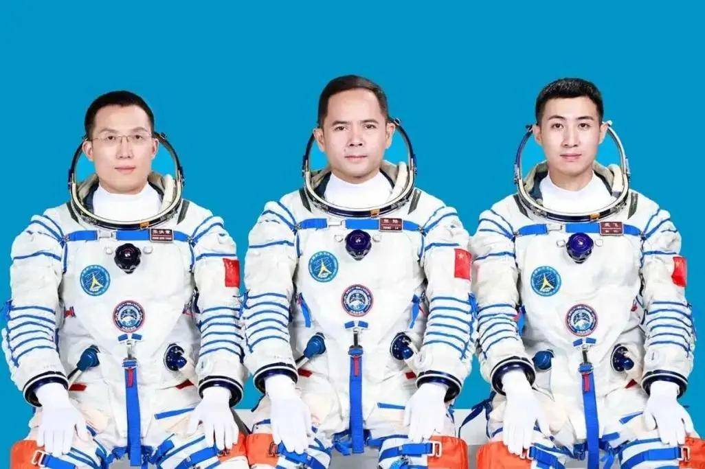 神舟二十一号3名航天员今晚到家,返回挑战有多大?有哪些成就?